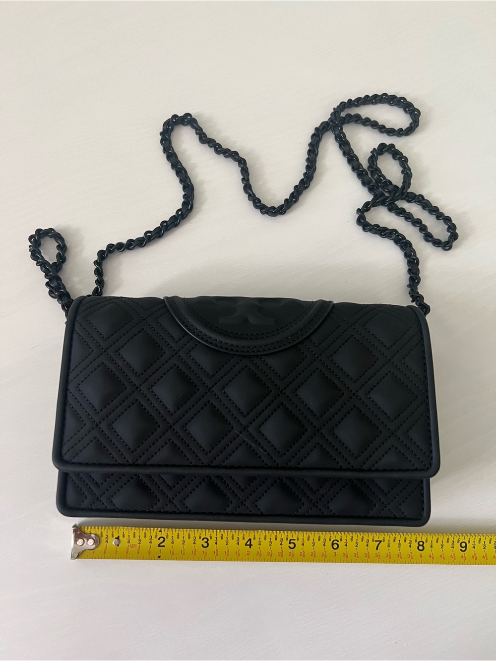 Tory Burch Fleming Matte Wallet on Chain / Crossbody – Black - Picture 3 of 16